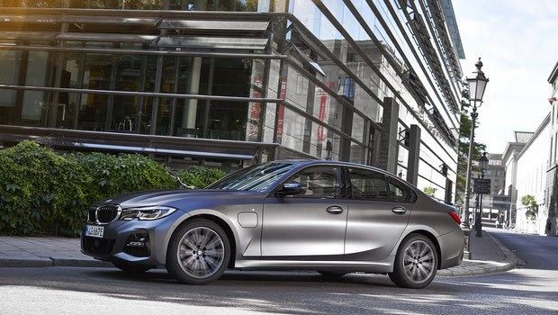 Νέες εκδόσεις plug-in hybrid BMW Σειρά 3 και BMWΣειρά 5