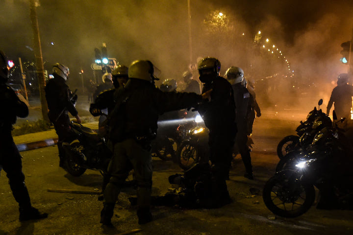 Ποιος είναι ο δράστης της επίθεσης στον αστυνομικό – Μέλος συνδέσμου ποδοσφαιρικής ομάδας και γνώριμος των αρχών