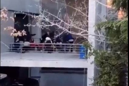 Συμβασιούχοι του ΕΟΔΥ πλήρωσαν τη νύφη για το «κορονοπάρτι» της Τσικνοπέμπτης