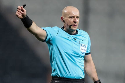 Champions League: Η UEFA εξετάζει αντικατάσταση του διαιτητή Μαρτσίνιακ από τον τελικό λόγω καταγγελιών για σχέσεις με την ακροδεξιά