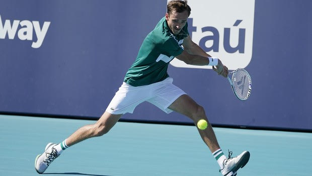 Miami Open: Περίπατος για τον Μεντβέντεφ, πρόωρα εκτός ο Ντιμιτρόφ