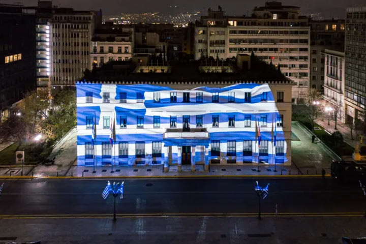 Ετσι στολίζεται η Αθήνα για τα 200 χρόνια από την Ελληνική Επανάσταση