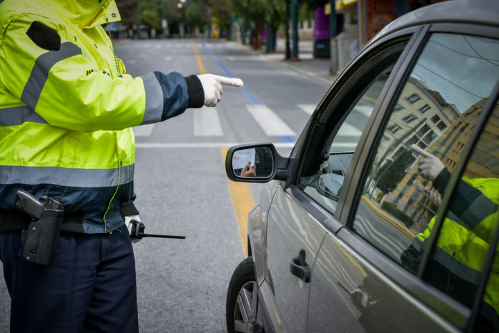 Ρεπορτάζ σε εξέλιξη: Προς απελευθέρωση διαδημοτικών μετακινήσεων, δεύτερες σκέψεις για το λιανεμπόριο