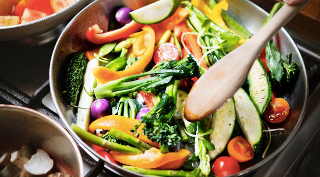 Food waste, οδηγός επιβίωσης-Έξυπνες ιδέες για να μην πετάμε τίποτα από την κουζίνα μας (βλάπτοντας το περιβάλλον και την τσέπη μας)