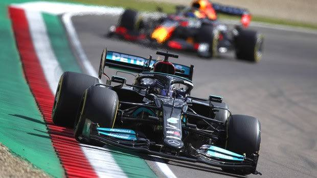 Formula 1 GP Ίμολα: Ολική ανατροπή και πολ ποζίσιον του Χάμιλτον