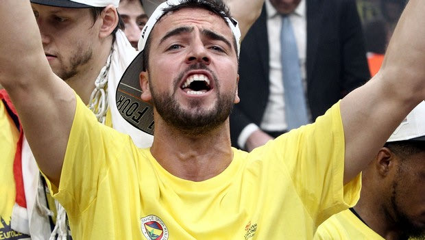 Η ΤΣΣΚΑ Μόσχας “διέλυσε” τον Μελίχ Μαχμούτογλου στο Twitter