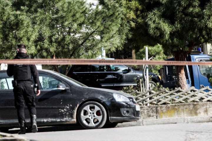 Δέκα σφαίρες σε κεφάλι, σώμα και παλάμη δέχθηκε ο Γιώργος Καραϊβάζ-Σοκάρουν τα ευρήματα της νεκροψίας.