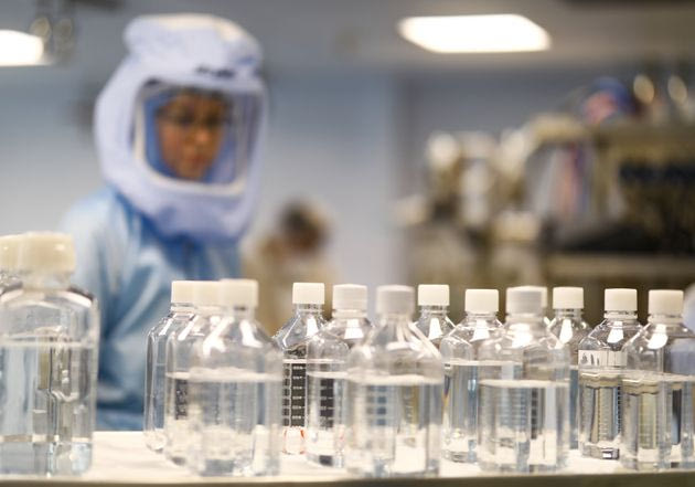 Εμβόλιο BioNTech/Pfizer: Κάθε πότε θα πρέπει να το επαναλαμβάνουμε