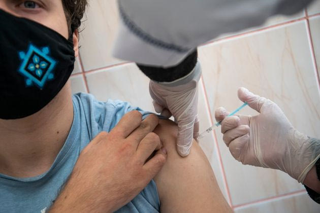 Βρετανία: 41 νέα περιστατικά θρομβώσεων σε εμβολιασμένους με AstraZeneca