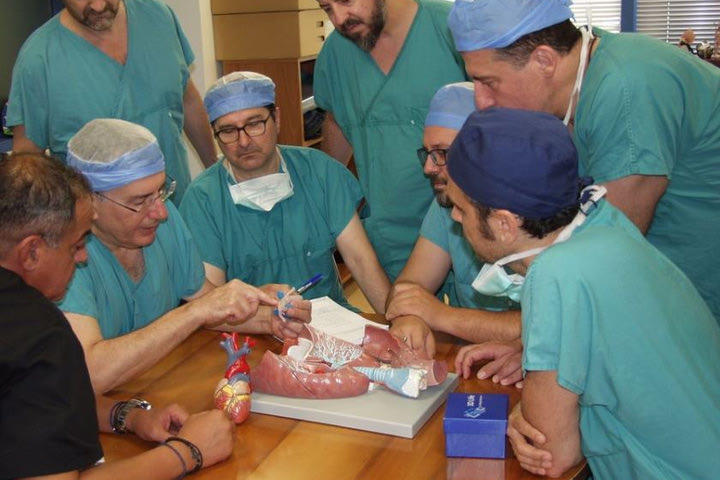 Διεθνούς κύρους επιστήμονας θέτει τρία ερωτήματα στον πρωθυπουργό