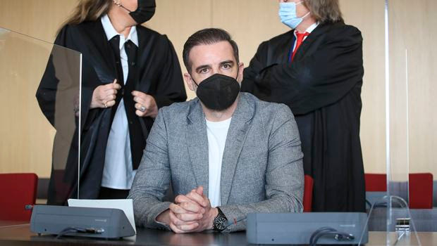 Μέτσελντερ: Μερική ομολογία στη δίκη για κατοχή υλικού παιδικής πορνογραφίας