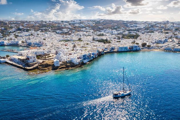Independent: Ποιά νησιά θα μπορούσαν να είναι στην «πράσινη» λίστα αυτό το καλοκαίρι