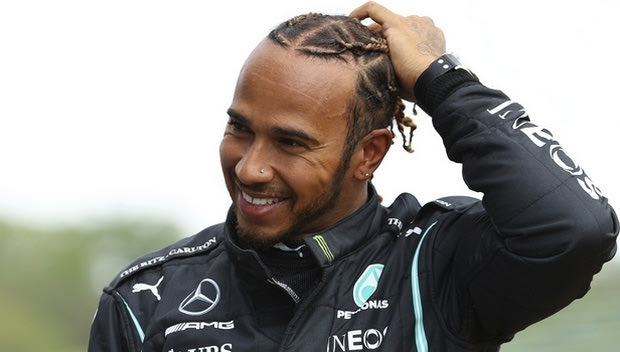 Formula 1: Ο Χάμιλτον θέλει να υπογράψει με τη Mercedes ως το καλοκαίρι