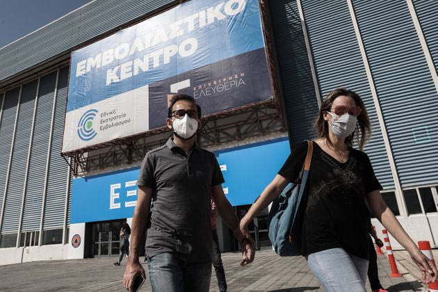 Οι 45-49 ετών παίρνουν σειρά στο ραντεβού για το εμβόλιο – Ποια εμβόλια είναι διαθέσιμα