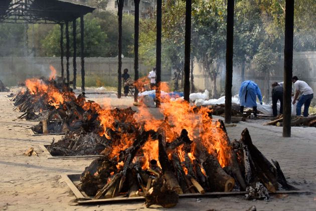 Ινδία: Η μετάλλαξη που έφερε την τραγωδία – Τι γνωρίζουμε για την παραλλαγή του ιού που έχει εντοπιστεί και στην Ελλάδα
