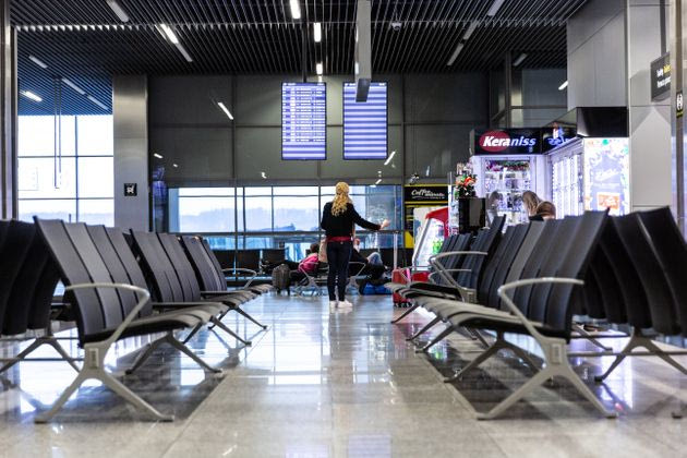 Staycation: Οι χώρες αγωνίζονται να κρατήσουν τους τουρίστες εντός συνόρων – Ποια η παγίδα