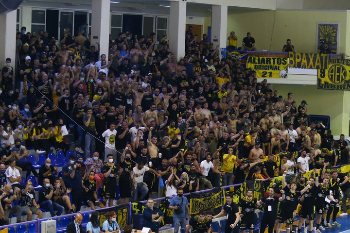 ΑΕΚ χάντμπολ: Διοικητική έρευνα της αστυνομίας για την παρουσία του κόσμου με την Ίσταντς
