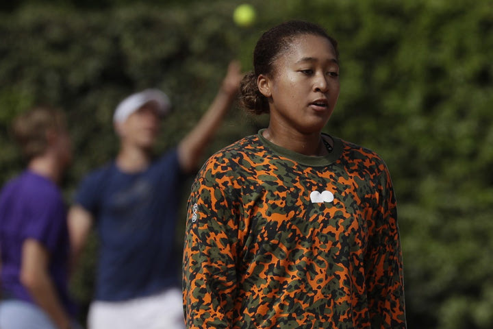 Roland Garros: Πιθανή η αποβολή της Ναόμι Οζάκα επειδή αρνείται να μιλήσει στους δημοσιογράφους