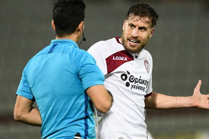 Μπέρτος για το συμβάν με Κάστρο: “Ό,τι μου καταλογίζεται με προσβάλλει”