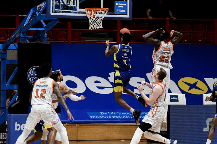 Προμηθέας – Λαύριο 77-92: Ηγετική εμφάνιση Κάρτερ, τα πάντα θα κριθούν στο πέμπτο παιχνίδι