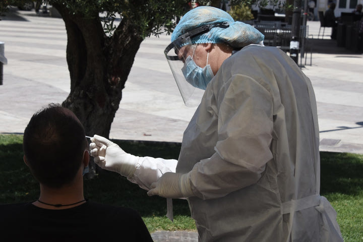 Κορονοϊός: Νέο ρεκόρ με 40.560 κρούσματα σήμερα στην Ελλάδα – 76 νεκροί και 627 διασωληνωμένοι