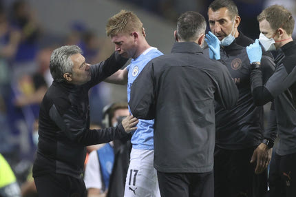 Μάντσεστερ Σίτι – Τσέλσι: Αποχώρησε ως τραυματίας ο Ντε Μπράινε, ξεσπώντας σε λυγμούς