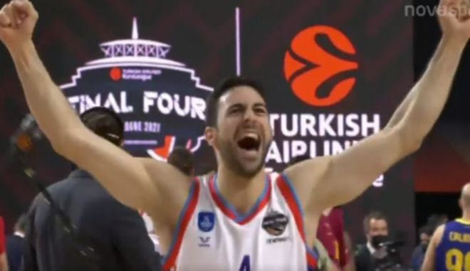 Μπαρτσελόνα – Εφές: Το ξέσπασμα χαράς των παικτών της Εφές μετά τη λήξη του τελικού