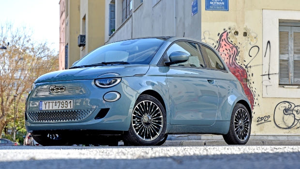 Στο δρόμο με το ηλεκτρικό Fiat 500e