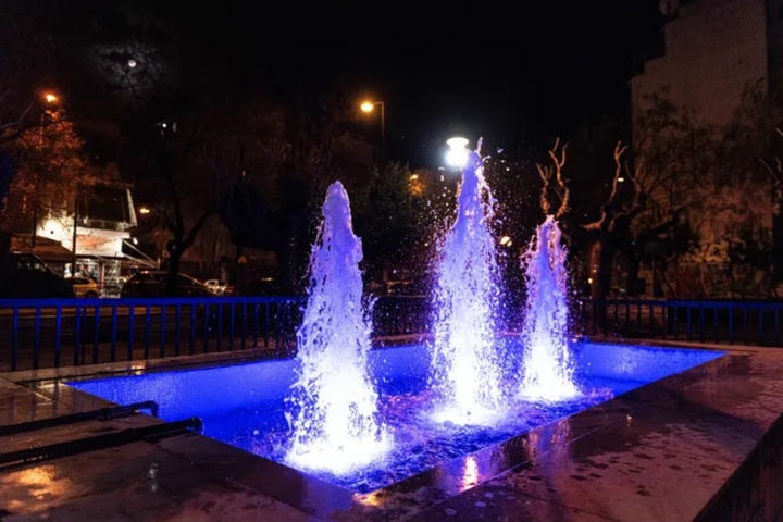 Εντυπωσιακές εικόνες από το πριν και το μετά σιντριβανιών της Αθήνας