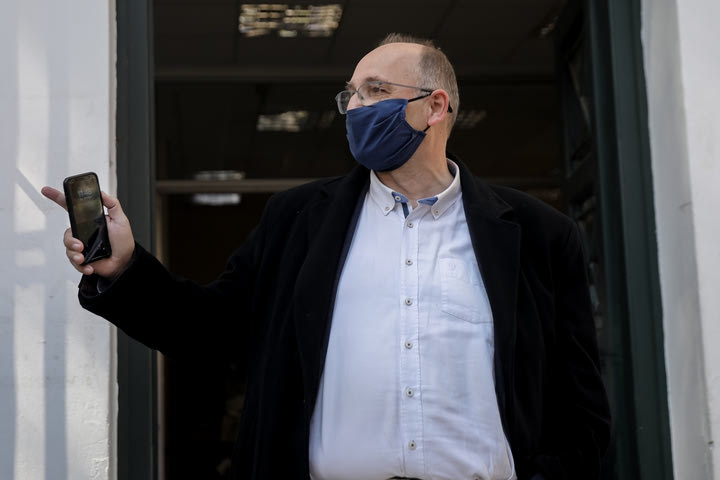 Λιόλιος: “Πότε θα ανακοινώσετε αν έχετε πάρει άδεια για τις εκλογές όπως σας υποχρεώνει ο νόμος;”