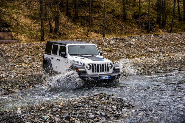 Με 380 ίππους και 70.700 ευρώ τιμή το νέο Jeep Wrangler 4xe