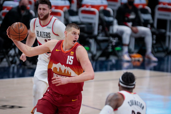 Νάγκετς – Μπλέιζερς 128-109: Ο Γιόκιτς υπέγραψε το 1-1 για το Ντένβερ