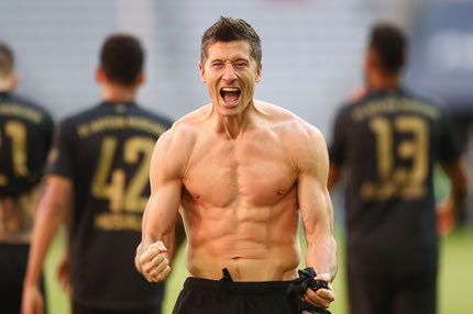 Ο Λεβαντόβσκι ξεπέρασε τον Μίλερ και κατέρριψε το ιστορικό ρεκόρ των 40 γκολ