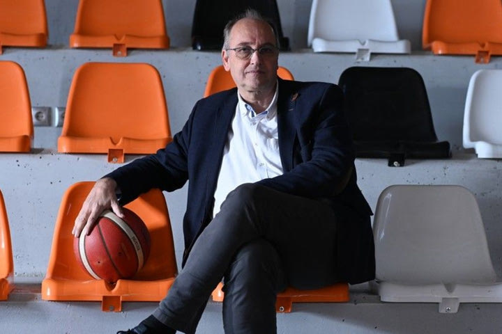 Η παράταξη “Δώσε Πάσα” του Βαγγέλη Λιόλιου παρουσίασε τους 15 υποψήφιους συμβούλους της
