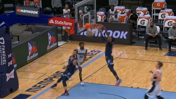 Φοβερός Μοράντ με alley oop κάρφωμα ανεμόμυλο στην κορυφή του Top-10