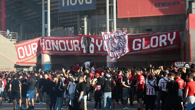 Ολυμπιακός: Οπαδοί από νωρίς έξω απ’ το Καραϊσκάκης