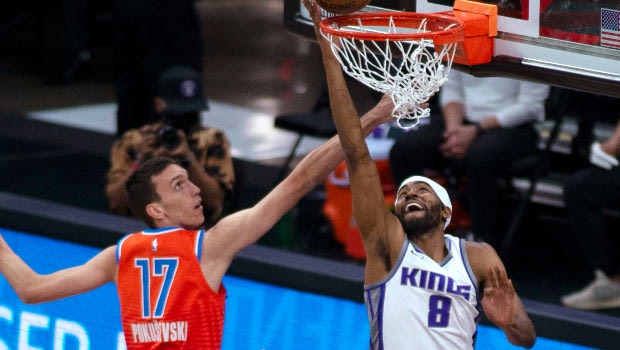 Κινγκς – Θάντερ 126-98: Συντριβή για την Οκλαχόμα, μεστή εμφάνιση από τον Ποκουσέβσκι