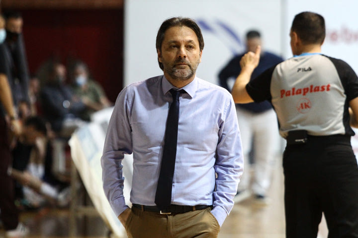 Σερέλης: “Ίσως είναι και θέμα απειρίας, ο Κλαβέλ ήταν ασταμάτητος στο πρώτο μέρος”