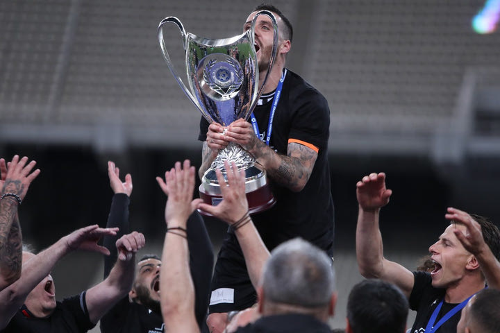 Και οι άντρες, τελικά, κλαίνε…