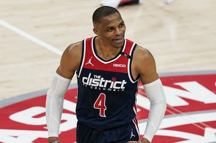 Ο Γουέστμπρουκ έσπασε το ρεκόρ του Ρόμπερτσον σε συνολικά triple-double σε κανονική περίοδο και playoffs