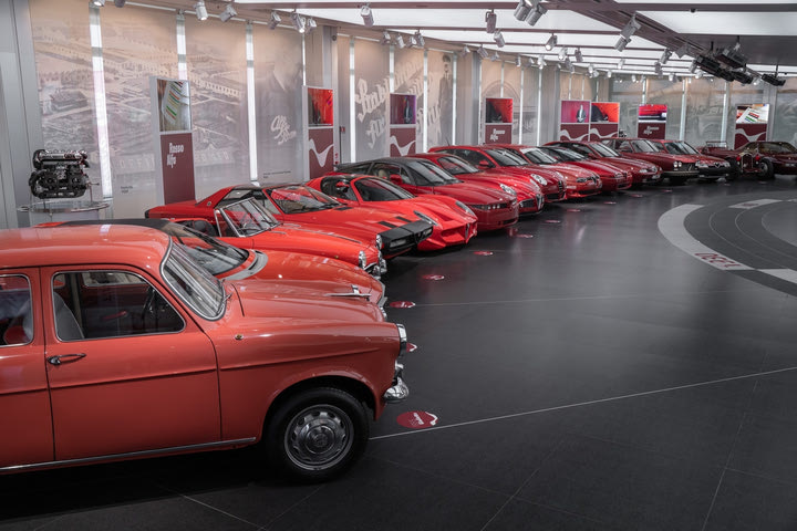 Να τα χιλιάσεις, Alfa Romeo