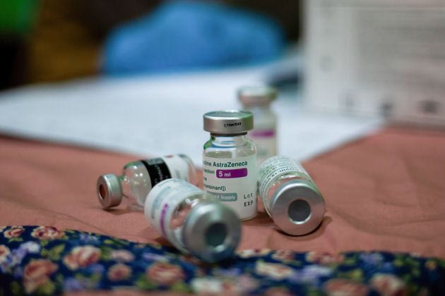 Πόσο πιθανή είναι η θρόμβωση στη 2η δόση του AstraZeneca – Τι κάνουν όσοι έχουν ήδη εμβολιαστεί