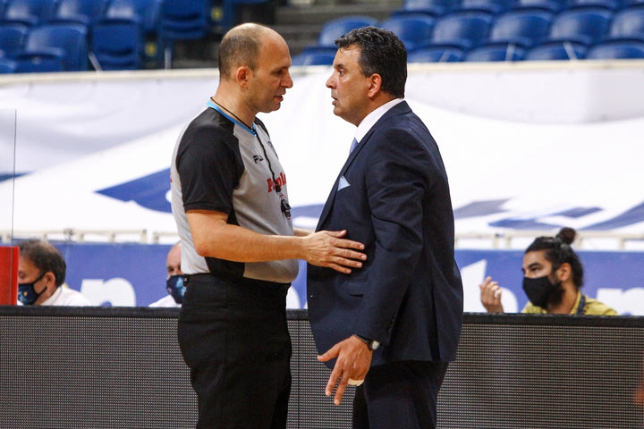 Το ξέσπασμα του Βαγγέλη Αγγέλου προς τους διαιτητές του ΑΕΚ – Προμηθέας