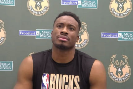 Θανάσης Αντετοκούνμπο: “Απολαμβάνω κάθε στιγμή στο παρκέ, γιατί δεν ξέρεις ποτέ πώς τα φέρνει η ζωή”