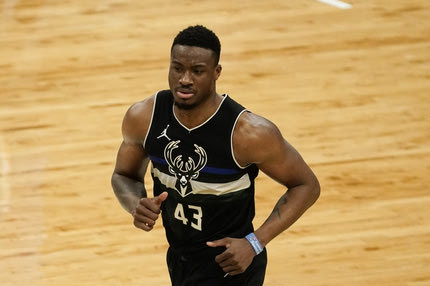 Ο Θανάσης Αντετοκούνμπο πληρώνει το μισό εισιτήριο σε φιλάθλους των Μπακς για το Game 7 με τους Νετς