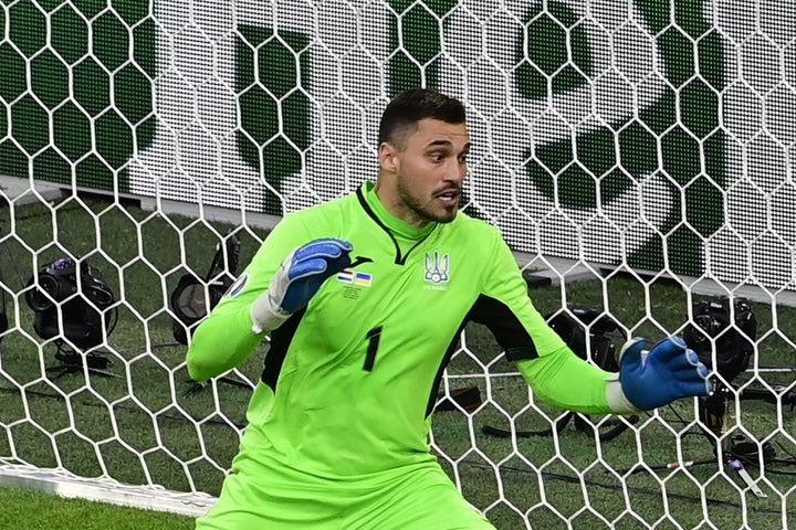 SP24 Euro 2020, Ολλανδία – Ουκρανία: Τρομερή επέμβαση του Μπούστσαν σε σουτ του Βαϊνάλντουμ