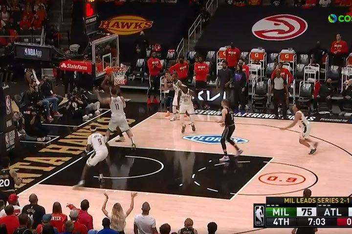 Τρελό καλάθι του Καπέλα στο Game 4 των Χοκς με τους Μπακς