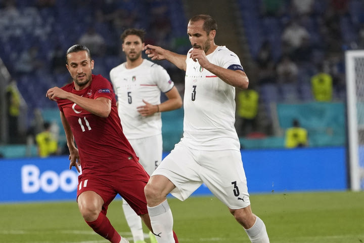 Euro 2020: Το εντυπωσιακό τάκλιν του Κιελίνι στο φινάλε της αναμέτρησης με την Τουρκία