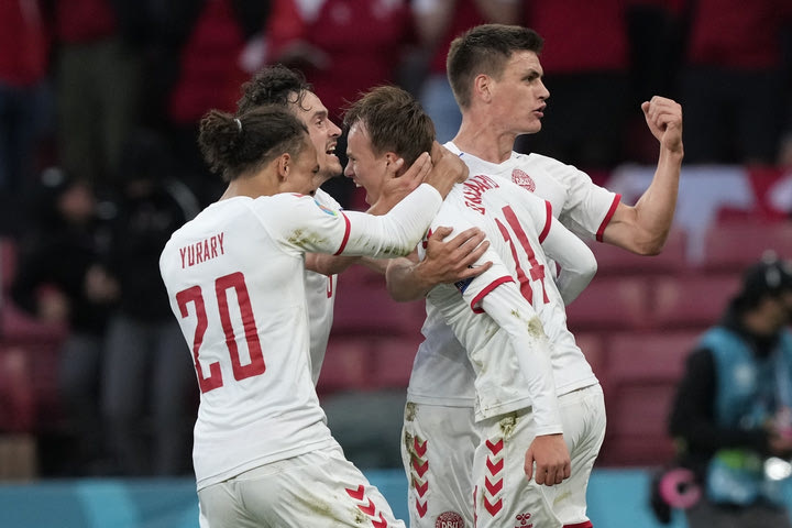 S24 Euro 2020, Ρωσία – Δανία: Ο Ντάμσγκααρντ με σουτ έξω απ’ την περιοχή άνοιξε το σκορ