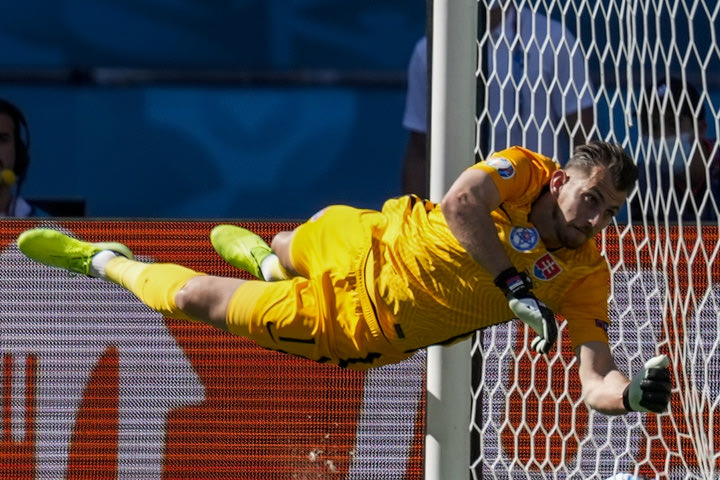 S24 Euro 2020, Σλοβακία – Ισπανία: Ο Ντουμπράβκα απέκρουσε πέναλτι του Μοράτα